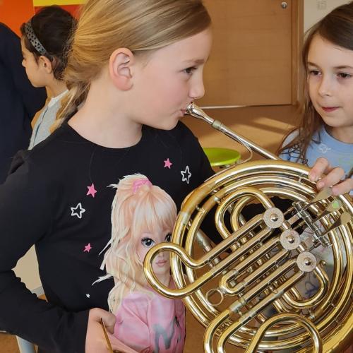 Instrumente für Bläserklasse