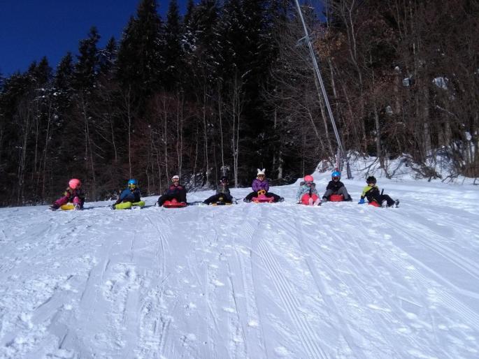 © VS Scheffau Schüler der 2. Stufe beim Bobfahren, Übungslift Scheffau Dorf