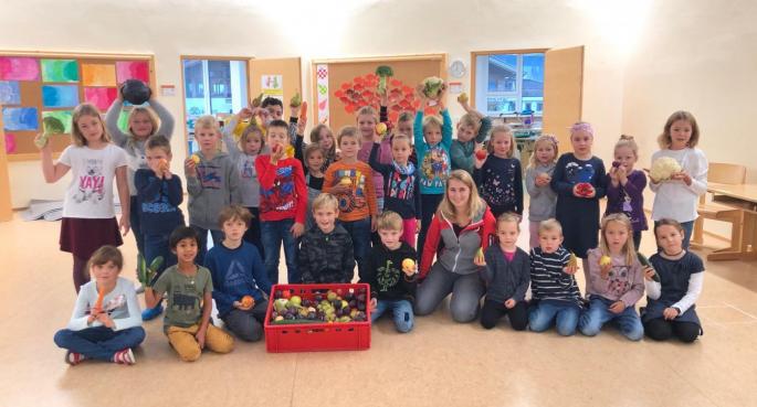 © VS Scheffau Obst- und Gemüsekiste erhalten von der Landjugend Scheffau