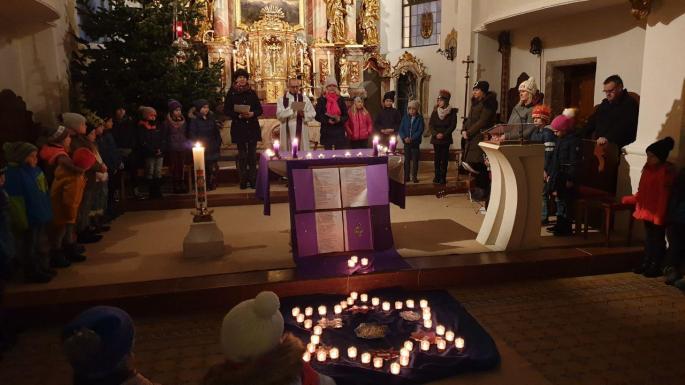 Kinderrorate in der Pfarrkirche Scheffau